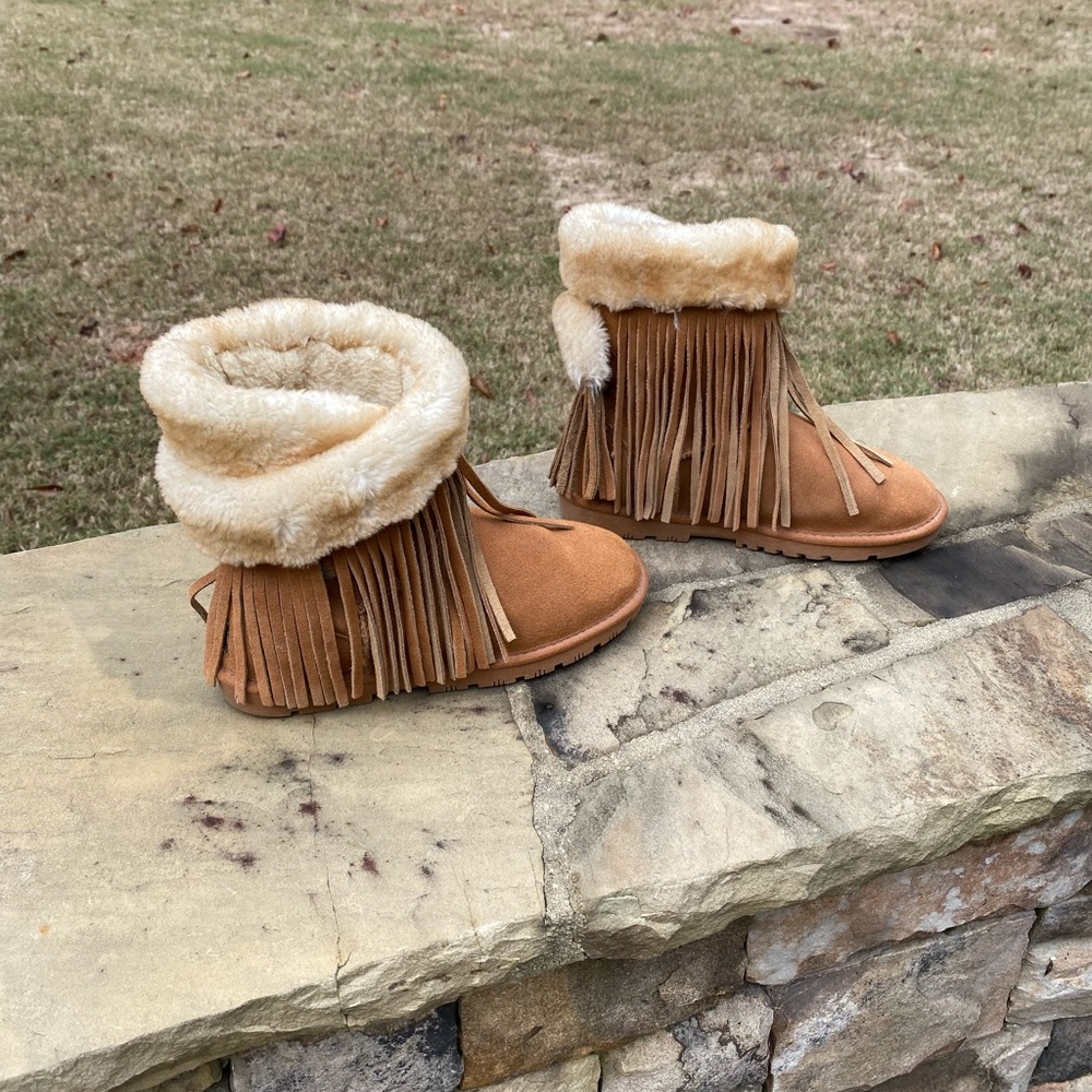 LAMO Women’s Brown Fringed Boots size 7